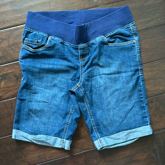 Sandy & Marcie’s Great Expectations Maternity denim blue shorts size Small(4-6) - Picture 1 of 3